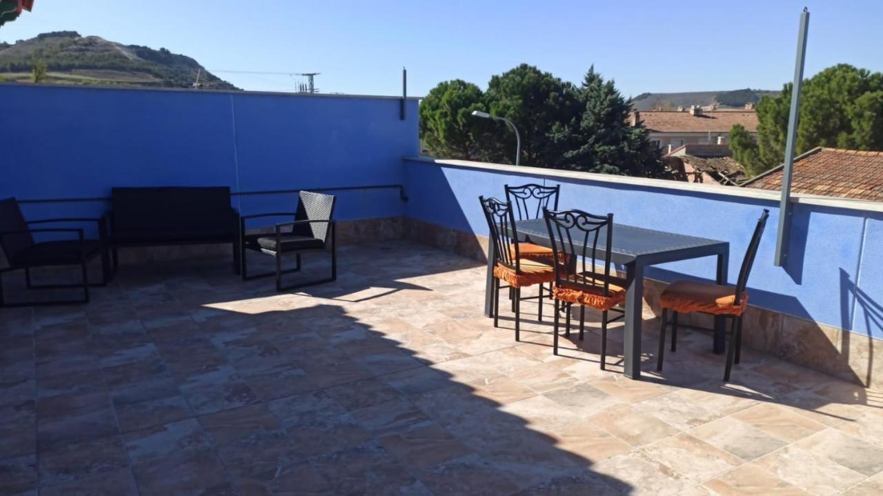 Apartamentos Turisticos Las 3 Golondrinas Peñafiel Exterior foto
